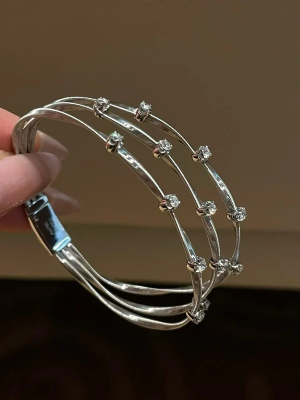 Velriza Aria Wire Cuff Bracelet Silver