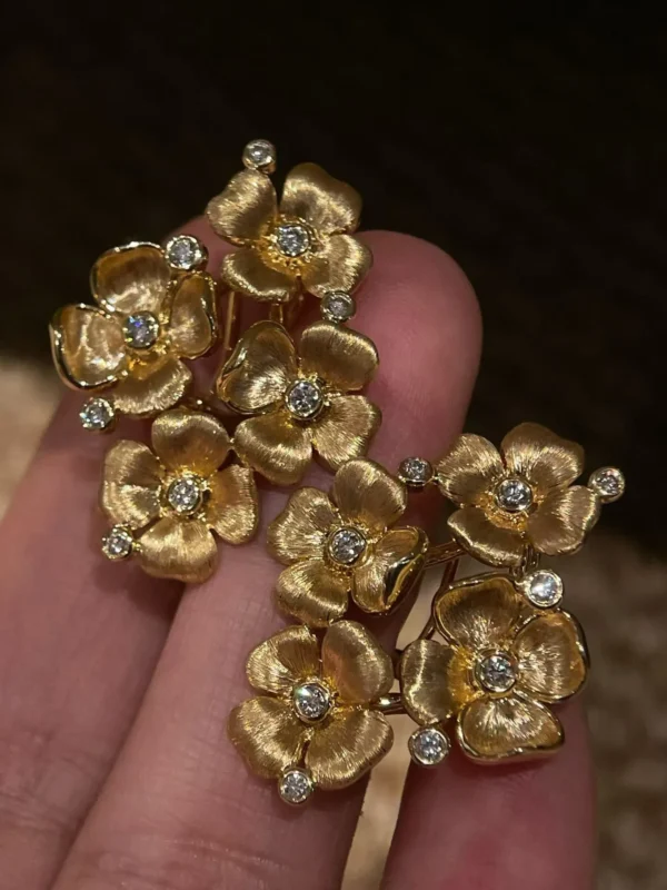 Velriza Eden Bloom Flower Brooch