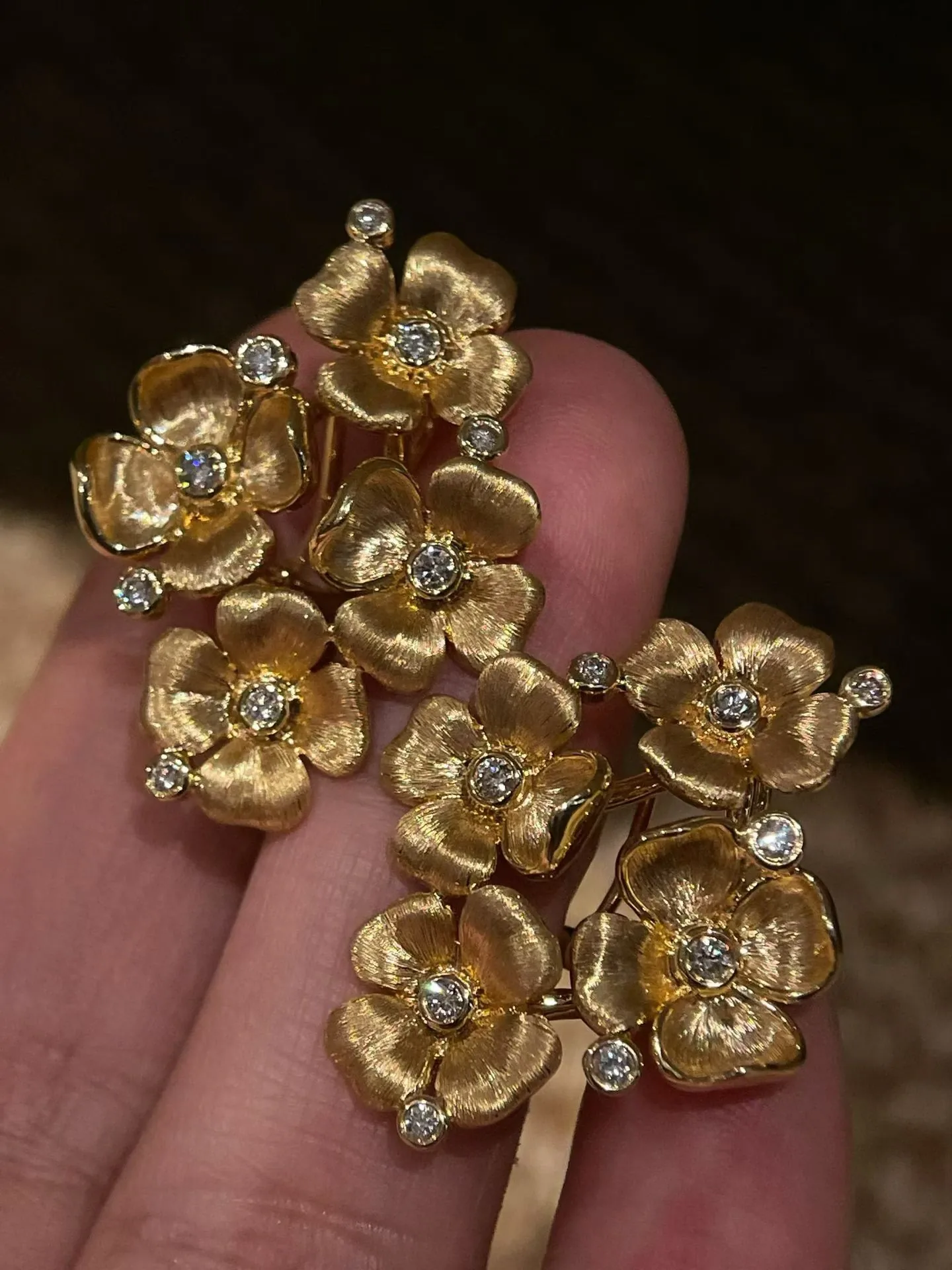 Velriza Eden Bloom Flower Brooch