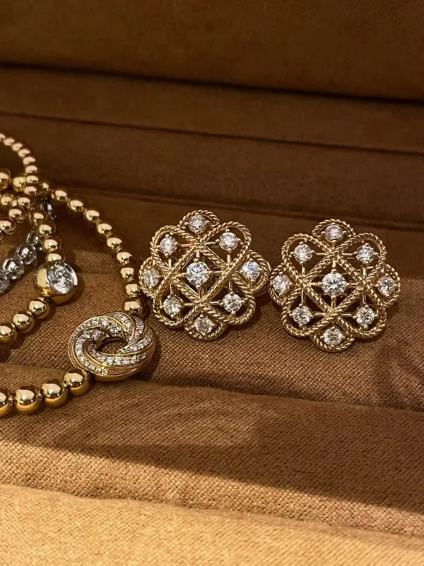 Velriza Helix Bead Necklace Earring Set