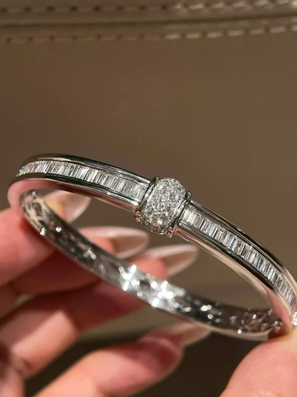 Velriza Linear Baguette Clasp Bangle