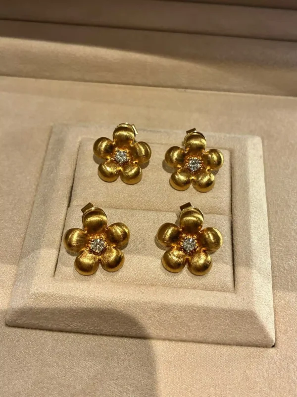 Velriza Primrose Gold Flower Studs