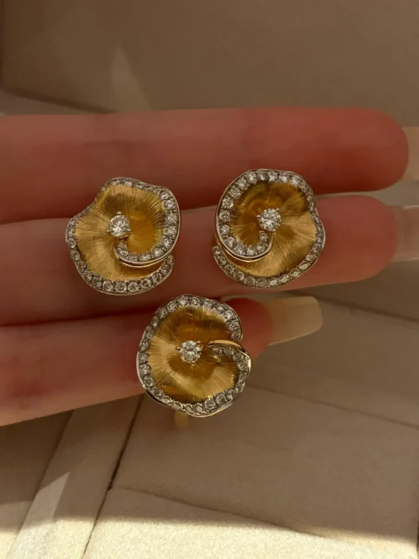 Velriza Rosette Bloom Earring Ring Set