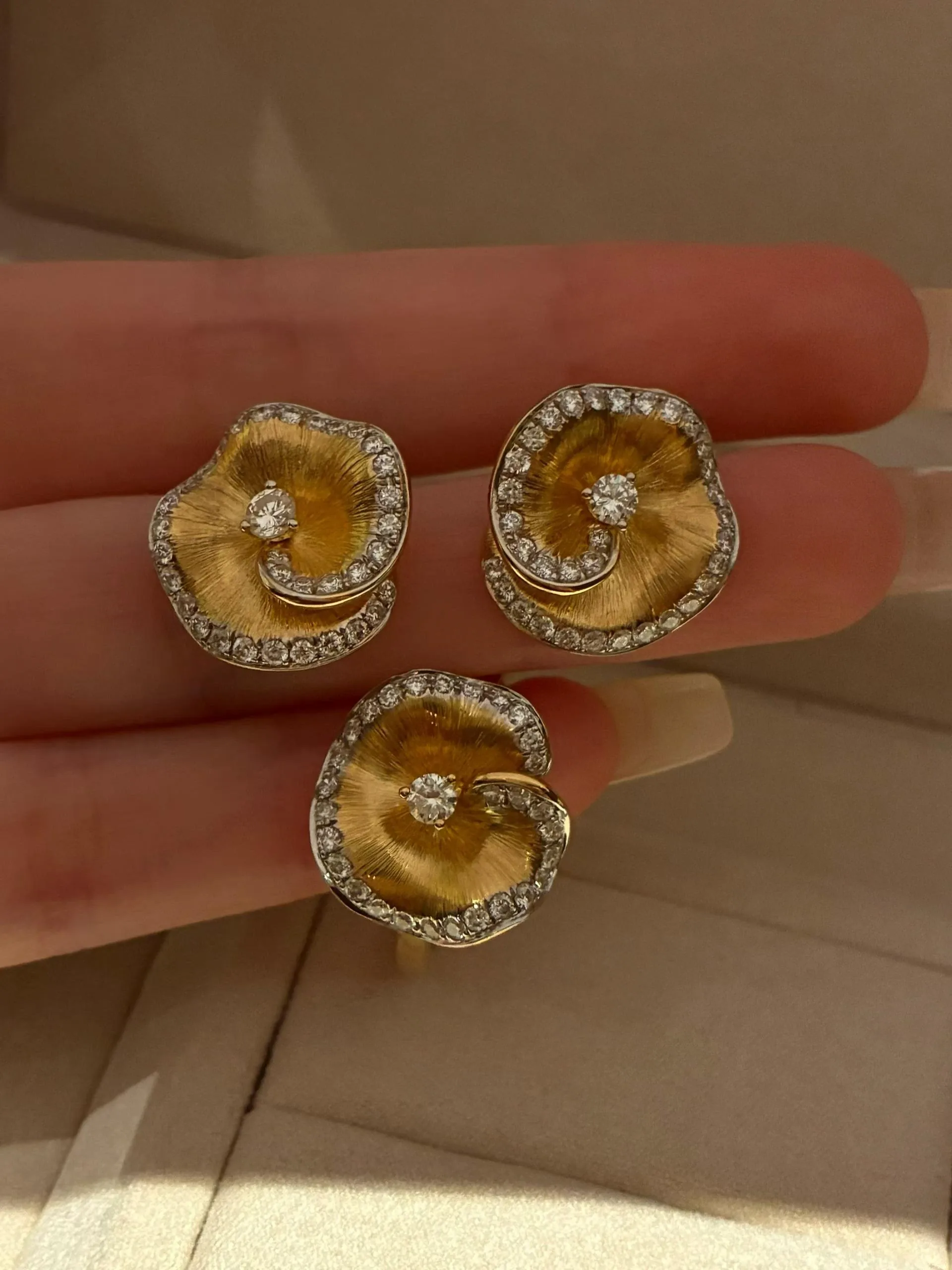 Velriza Rosette Bloom Earring Ring Set